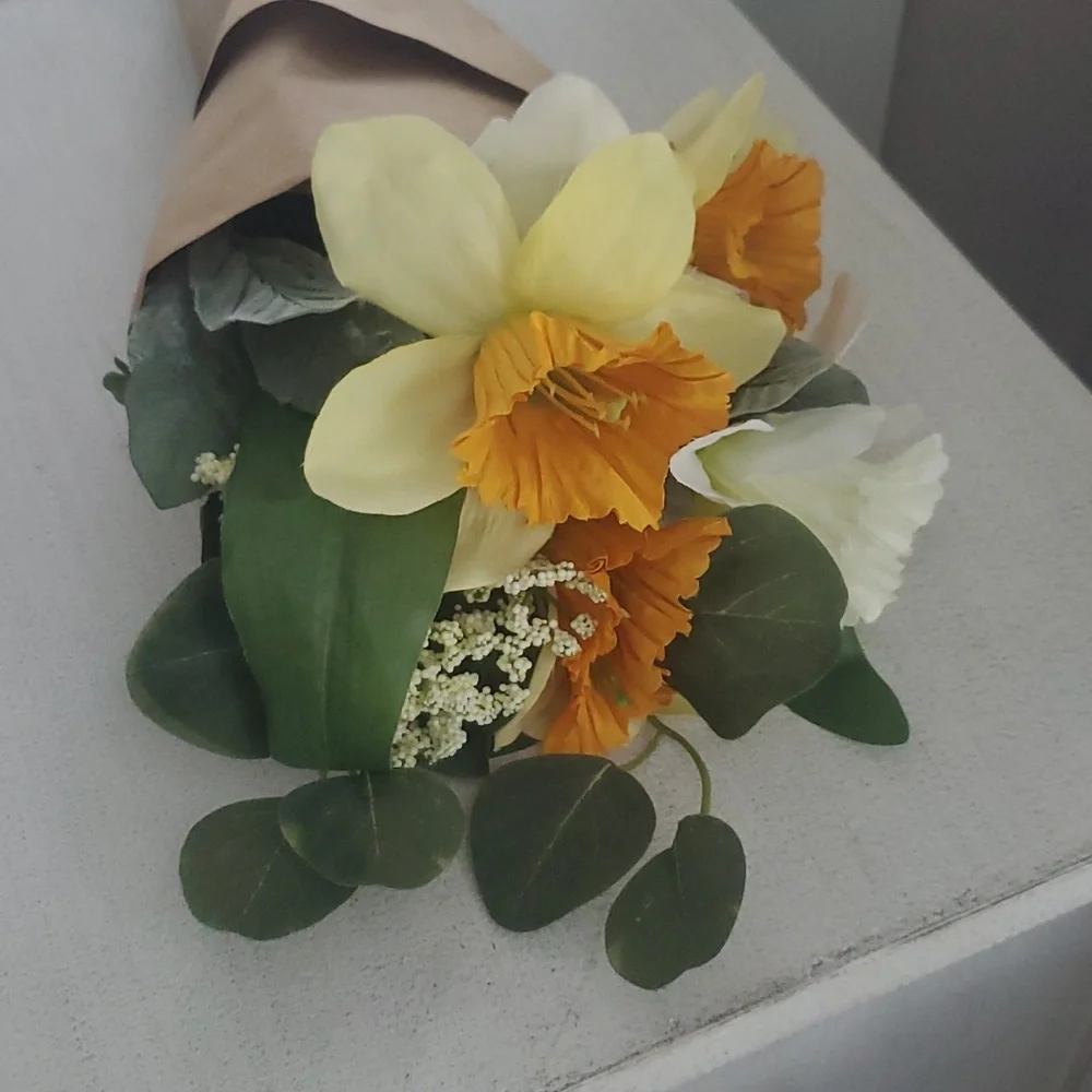 DELUXE BOUQUET  FAUX  SPRING FLOWERS